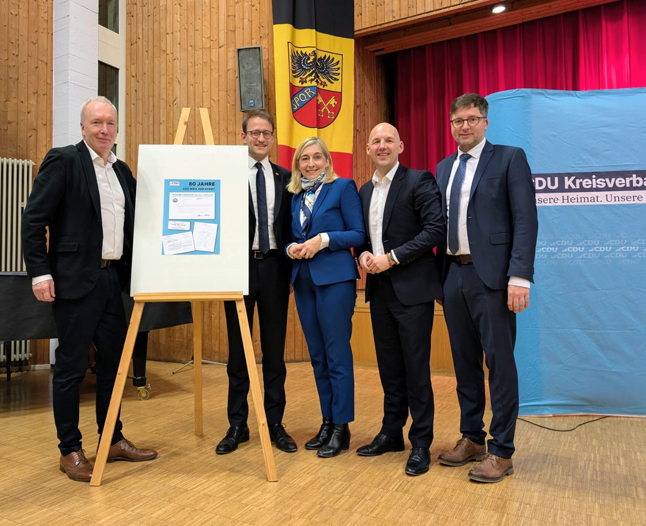 80 Jahre Weil der Stadt Bild mit Gründungsurkunde